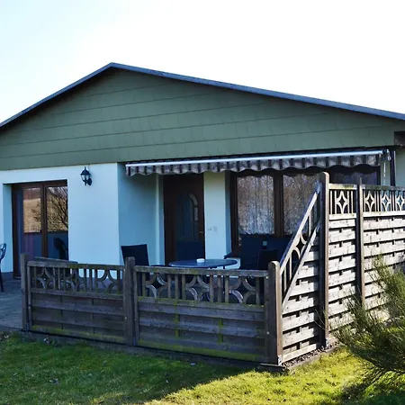 Ferienhaus Mit Kamin Und Terrasse Serrahn